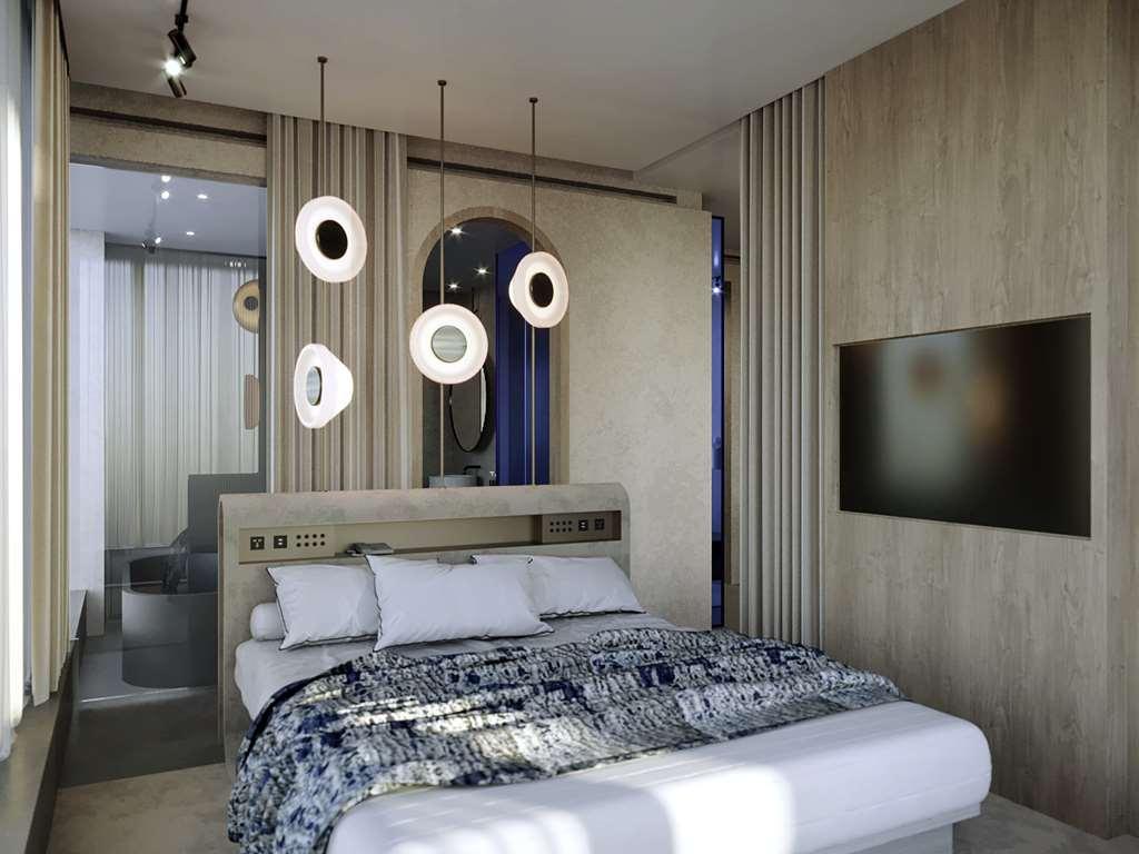 Mondrian Duxton